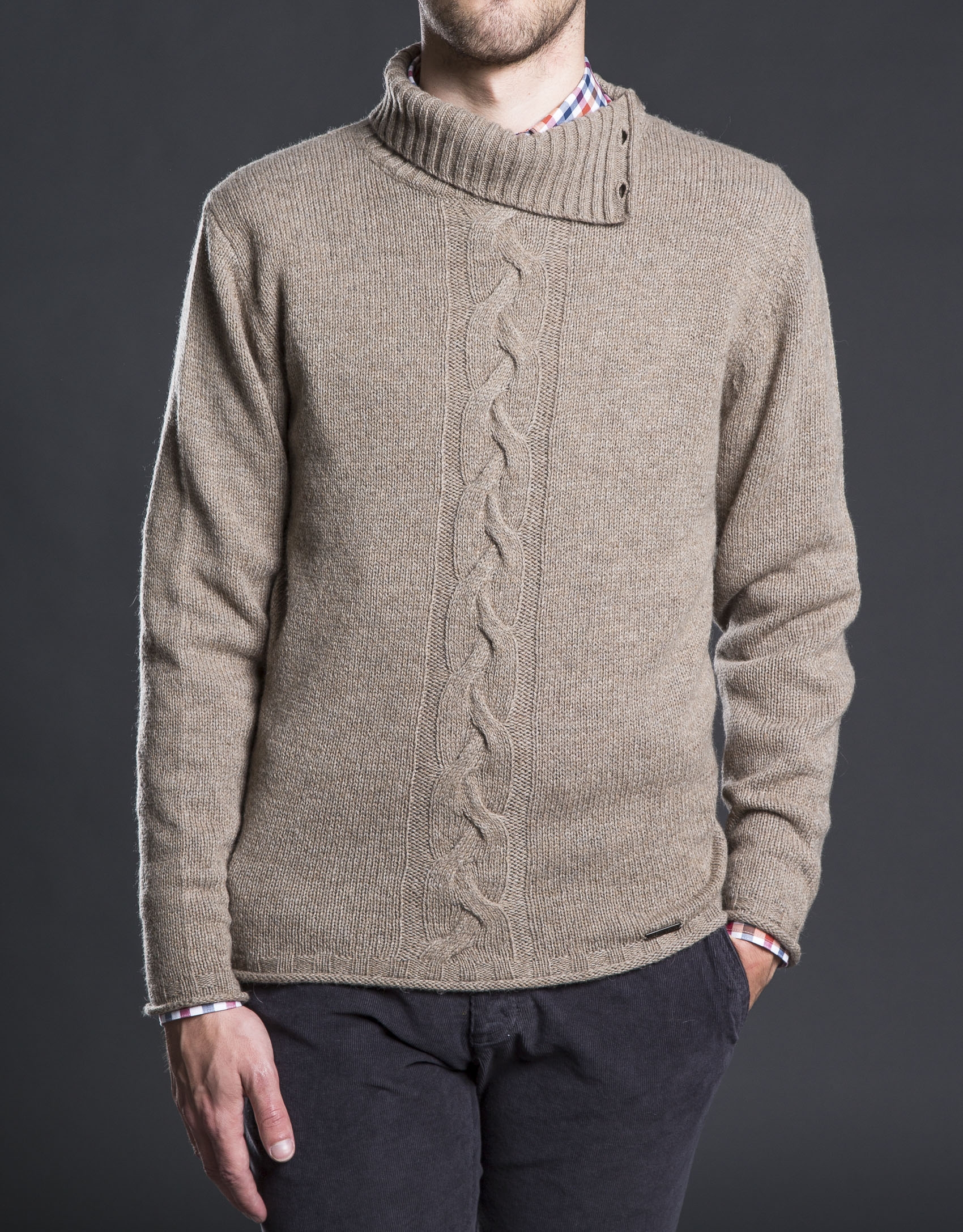 Jersey cuello cisne ocho beige Jersey cuello cisne ocho beige