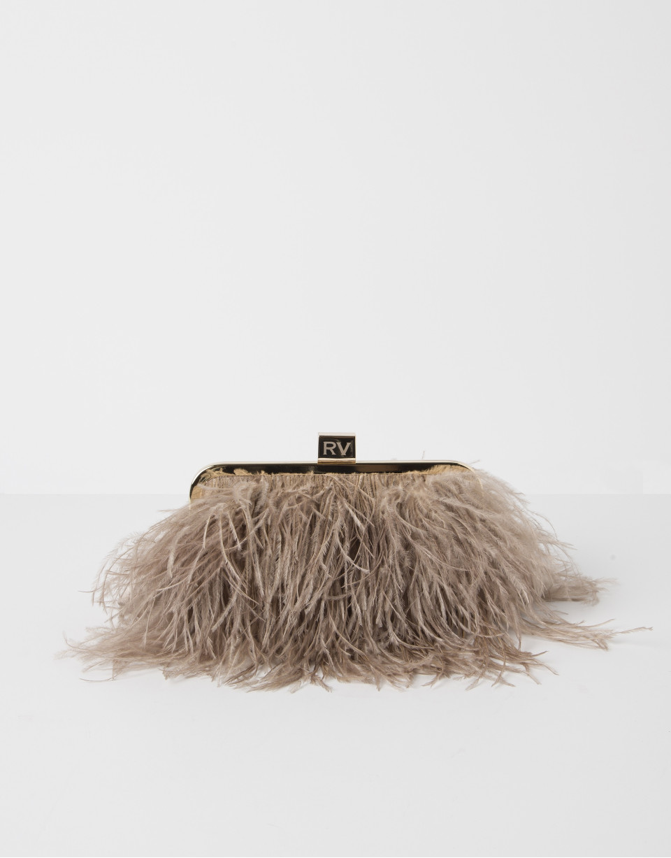 Clutch plumas