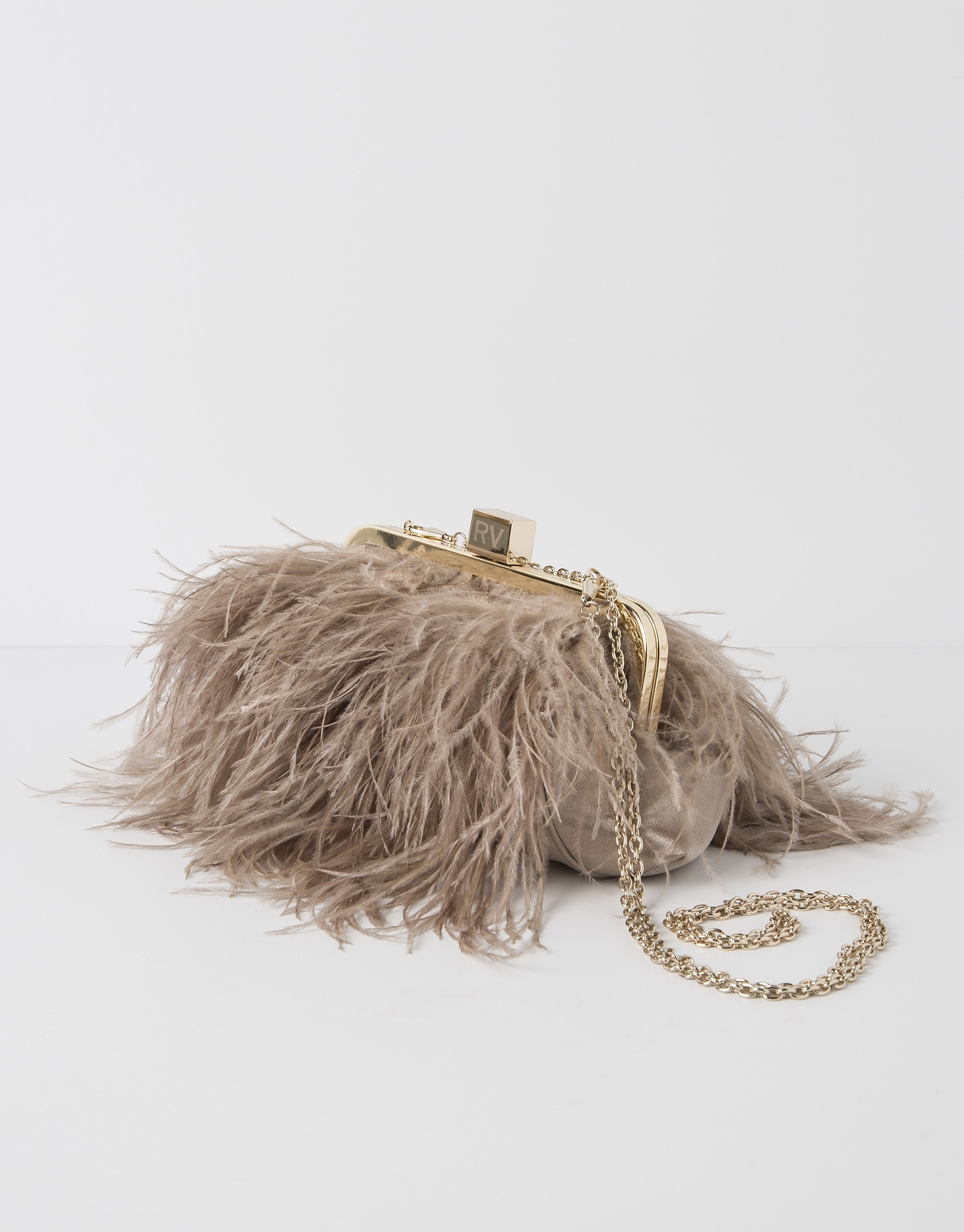 Clutch with feathers 
