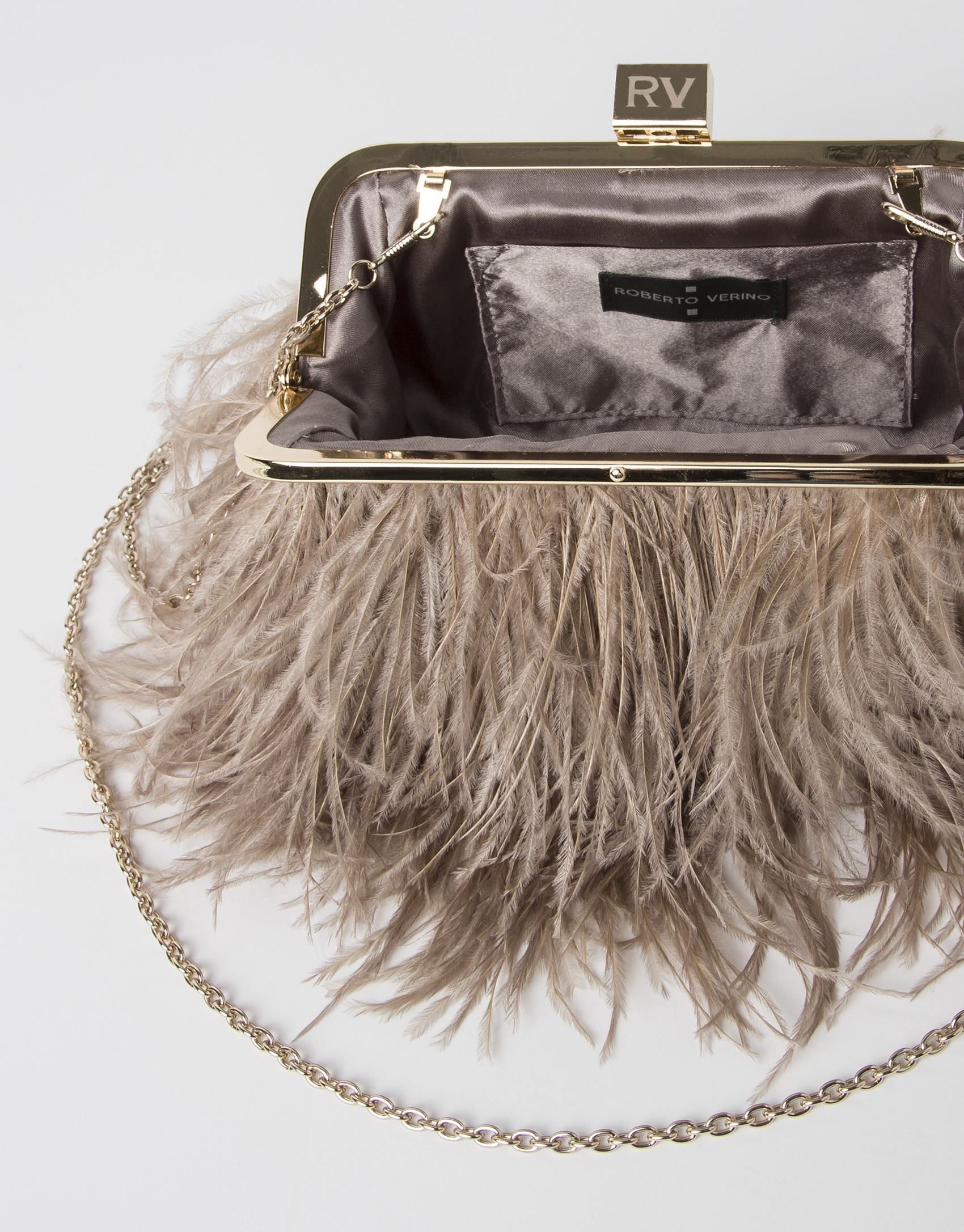 Clutch with feathers 