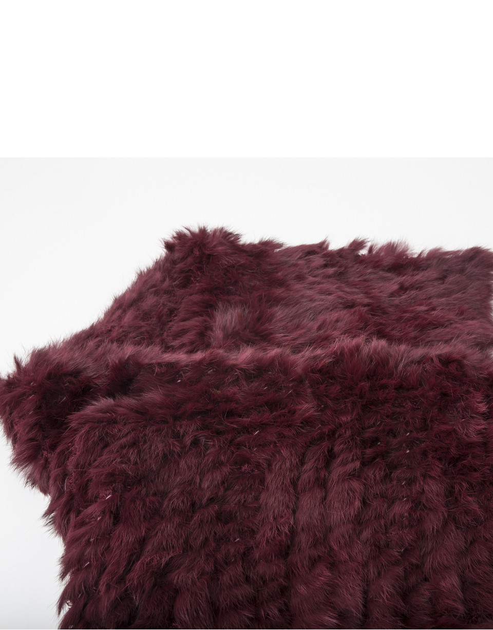 Red fur collar scarf