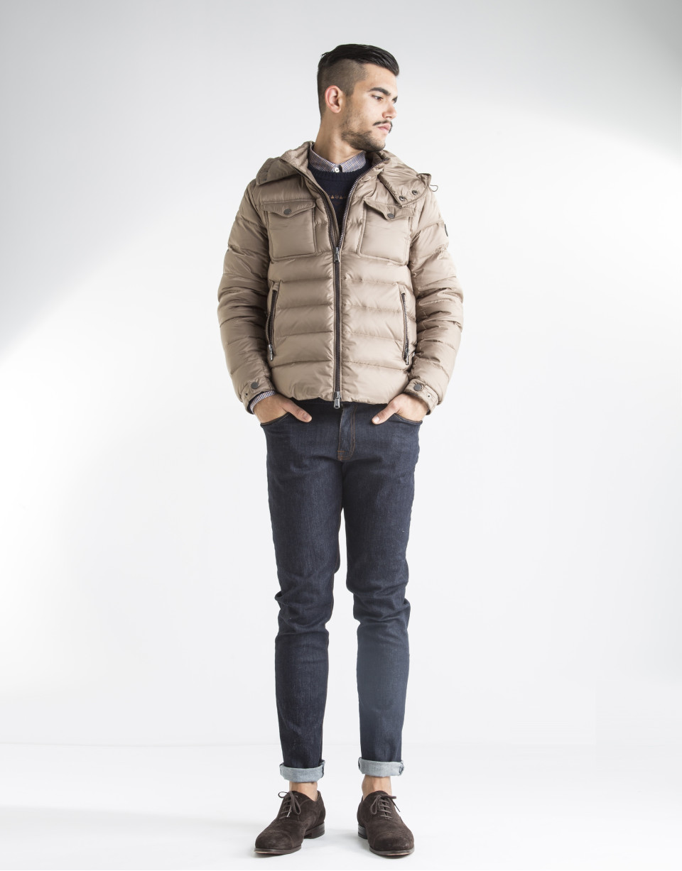 Short beige anorak