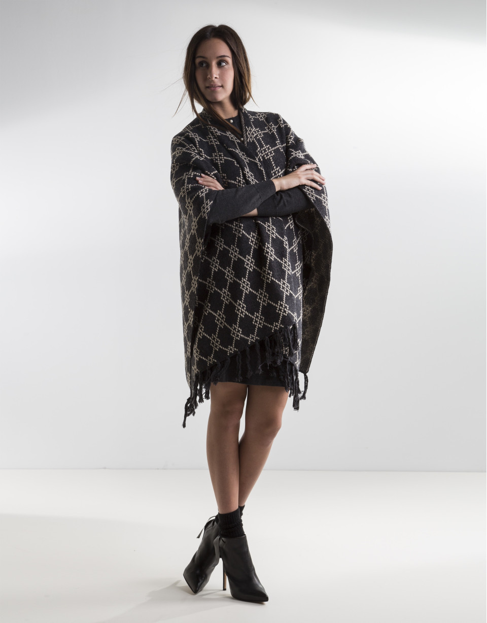 Poncho flecos gris