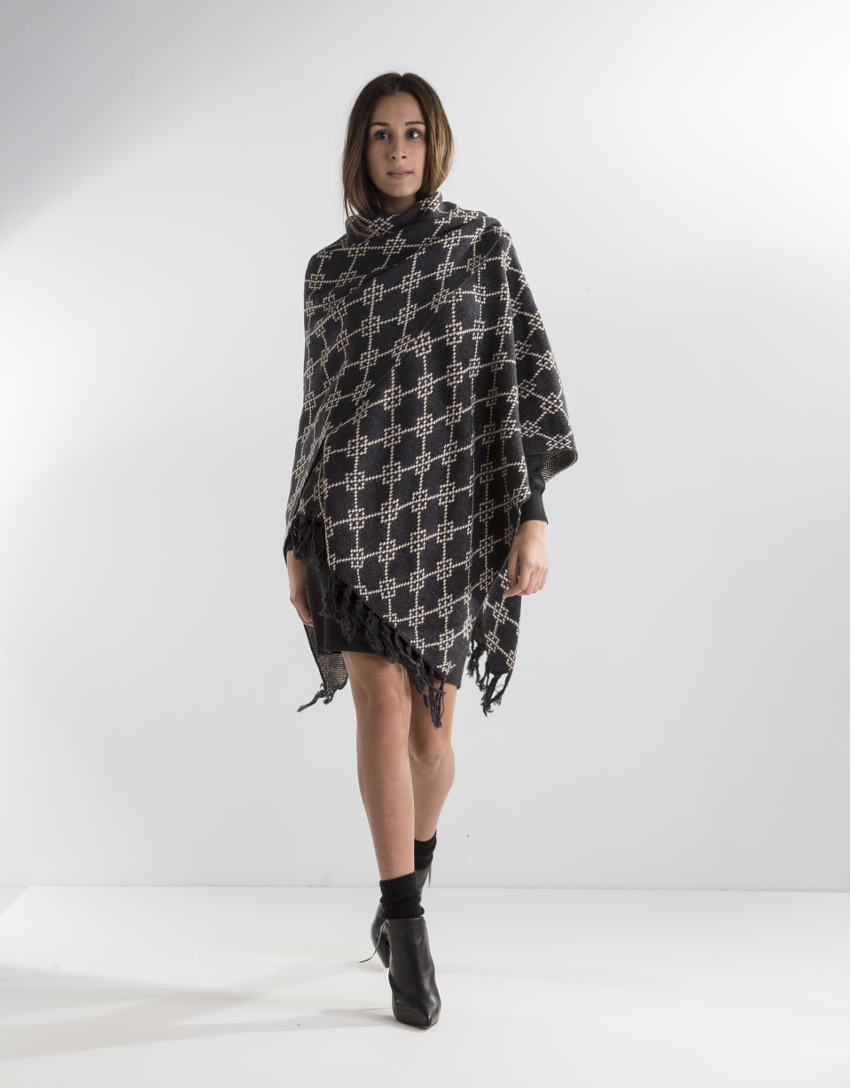 Poncho flecos gris