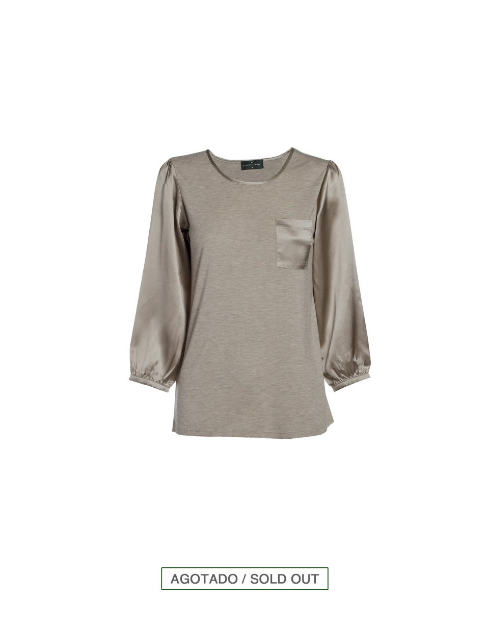 Blusa visón escote redondo y bolsillo
