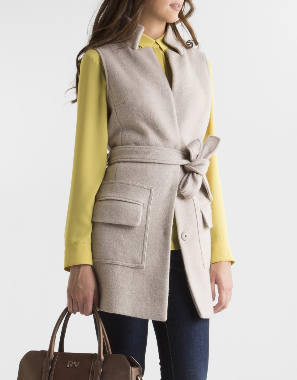 Chaleco de lana beige