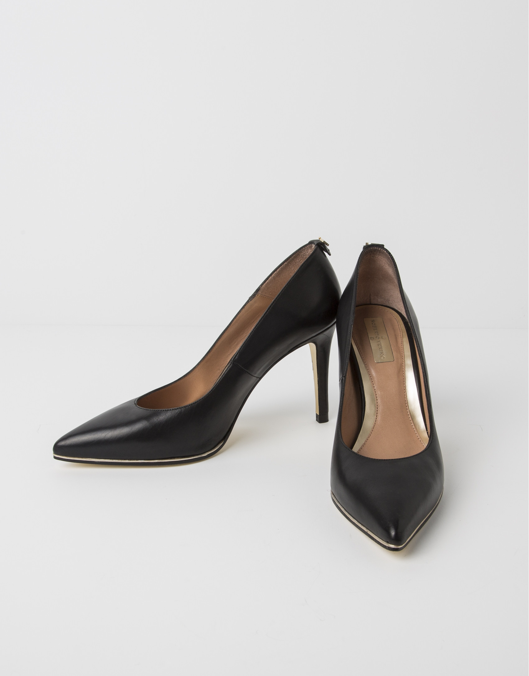 Black lambskin SEUL pump