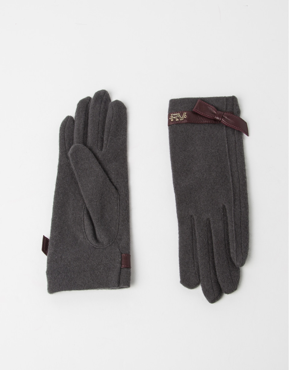 Grey wool gloves