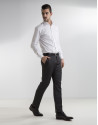 Traje liso gris oscuro