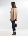 Poncho cuello vuelto beige
