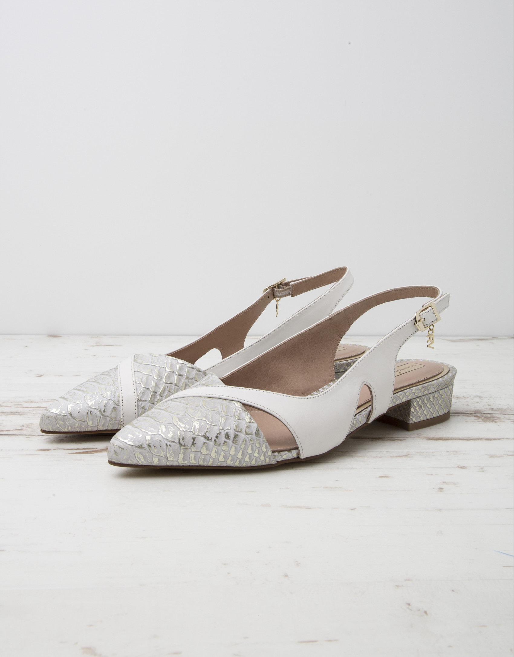 Flat Versalles pumps