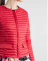 Plumas corto rojo