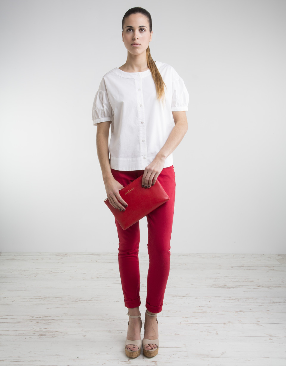 White shirt with round collar