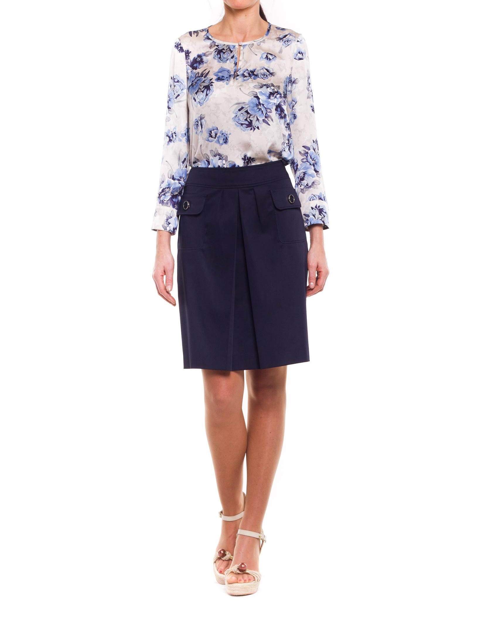 Cotton skirt with front pleat