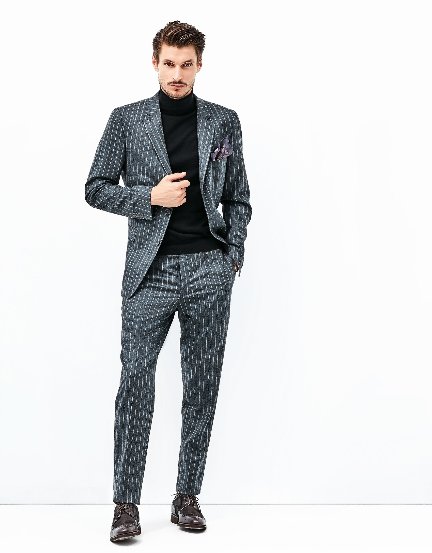 Traje raya diplomática gris