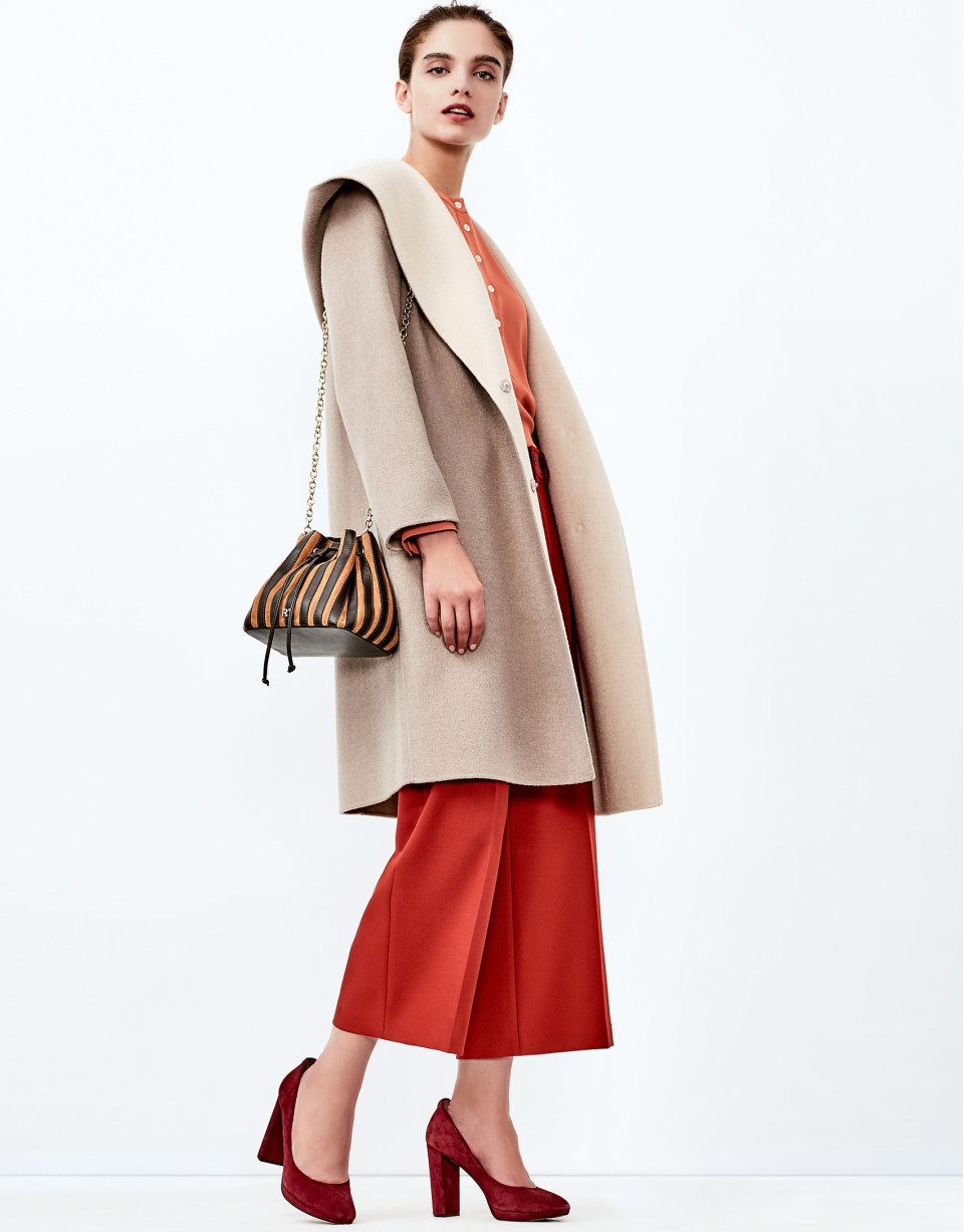 Abrigo capucha doble faz beige
