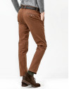 Pantalón chino marrón
