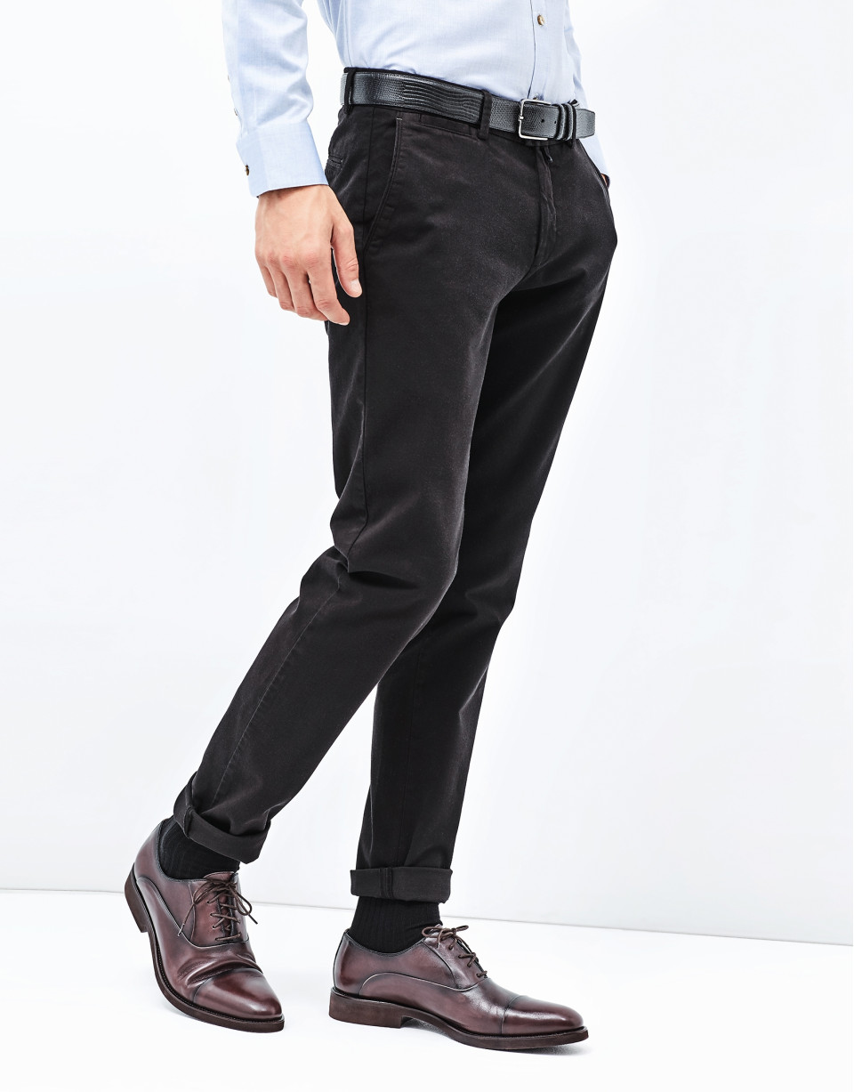 Pantalón chino negro