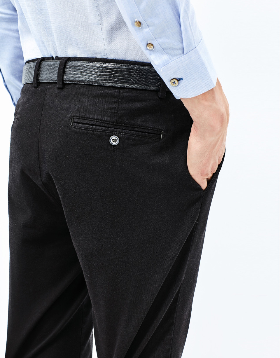 Pantalón chino negro