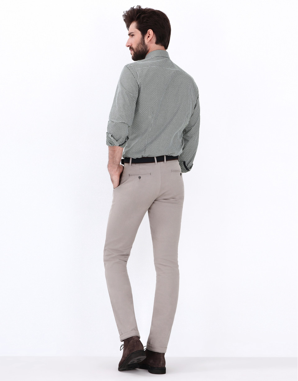 Pantalón chino gris