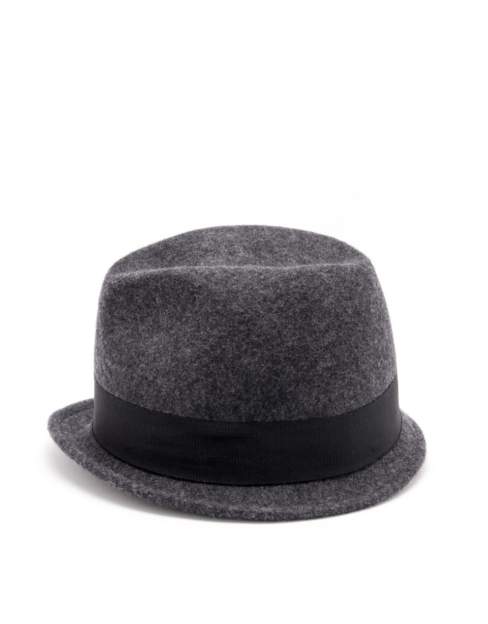 Sombrero gris ala corta