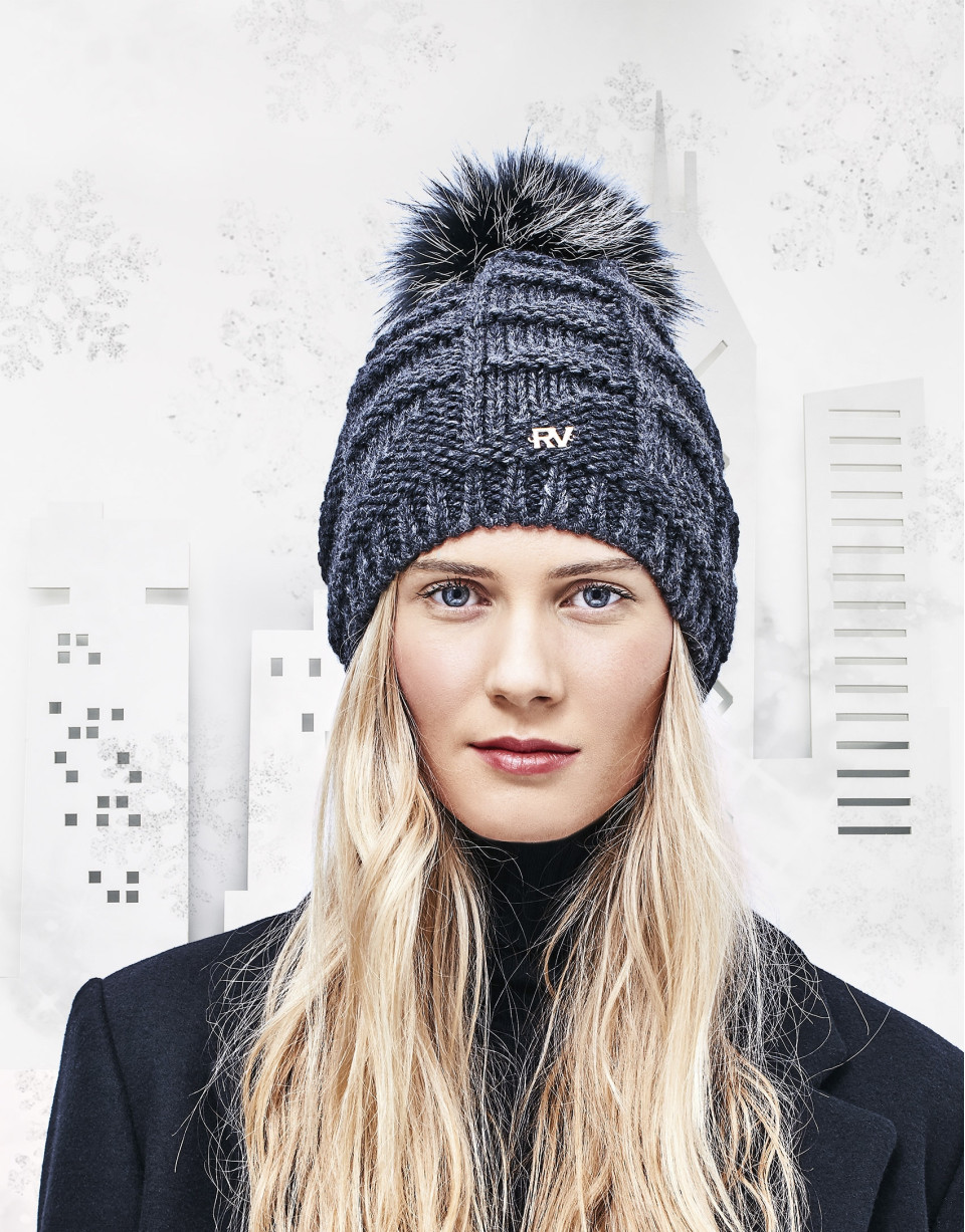 Gorro punto pompón pelo gris