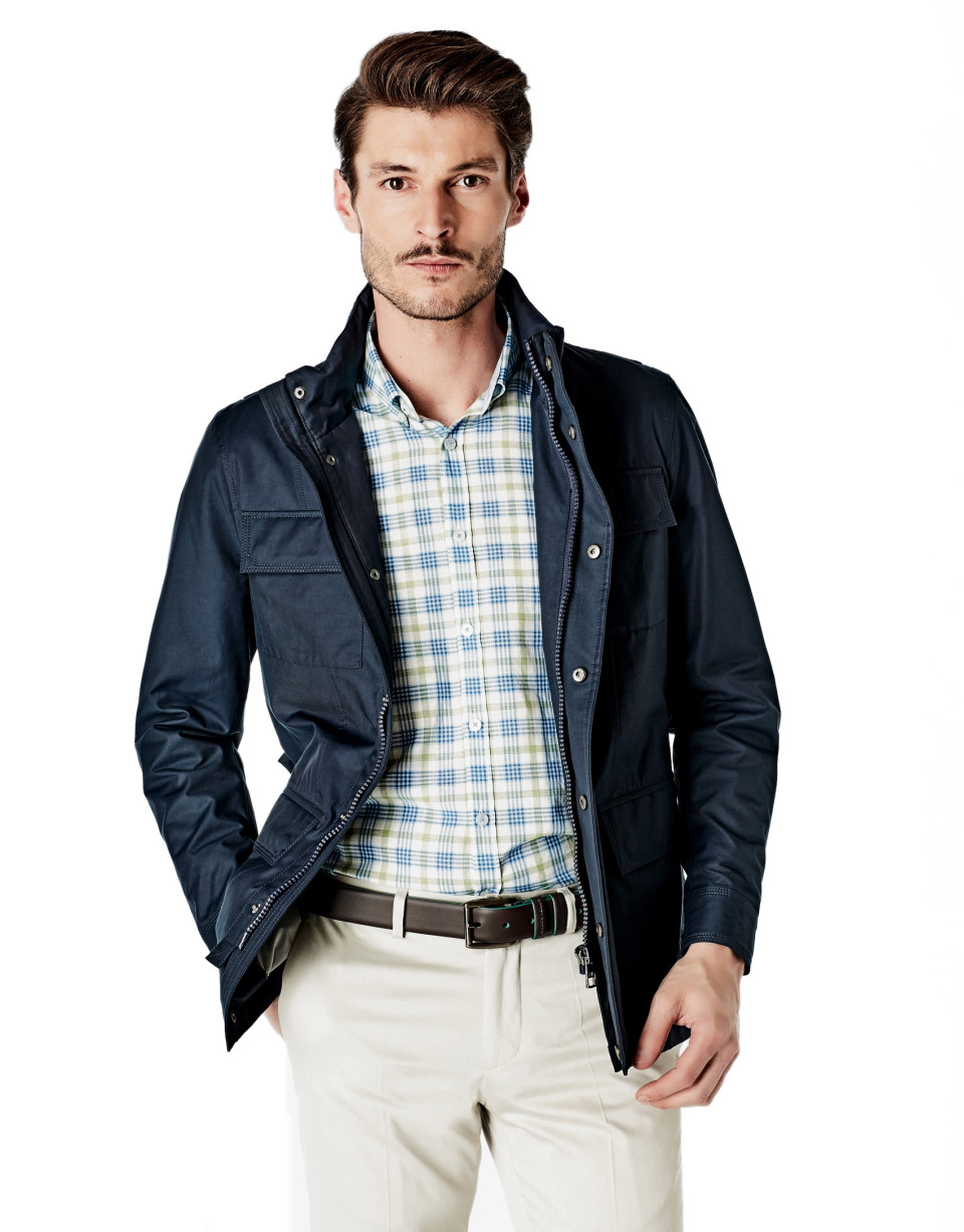Navy blue parka with 4 pockets