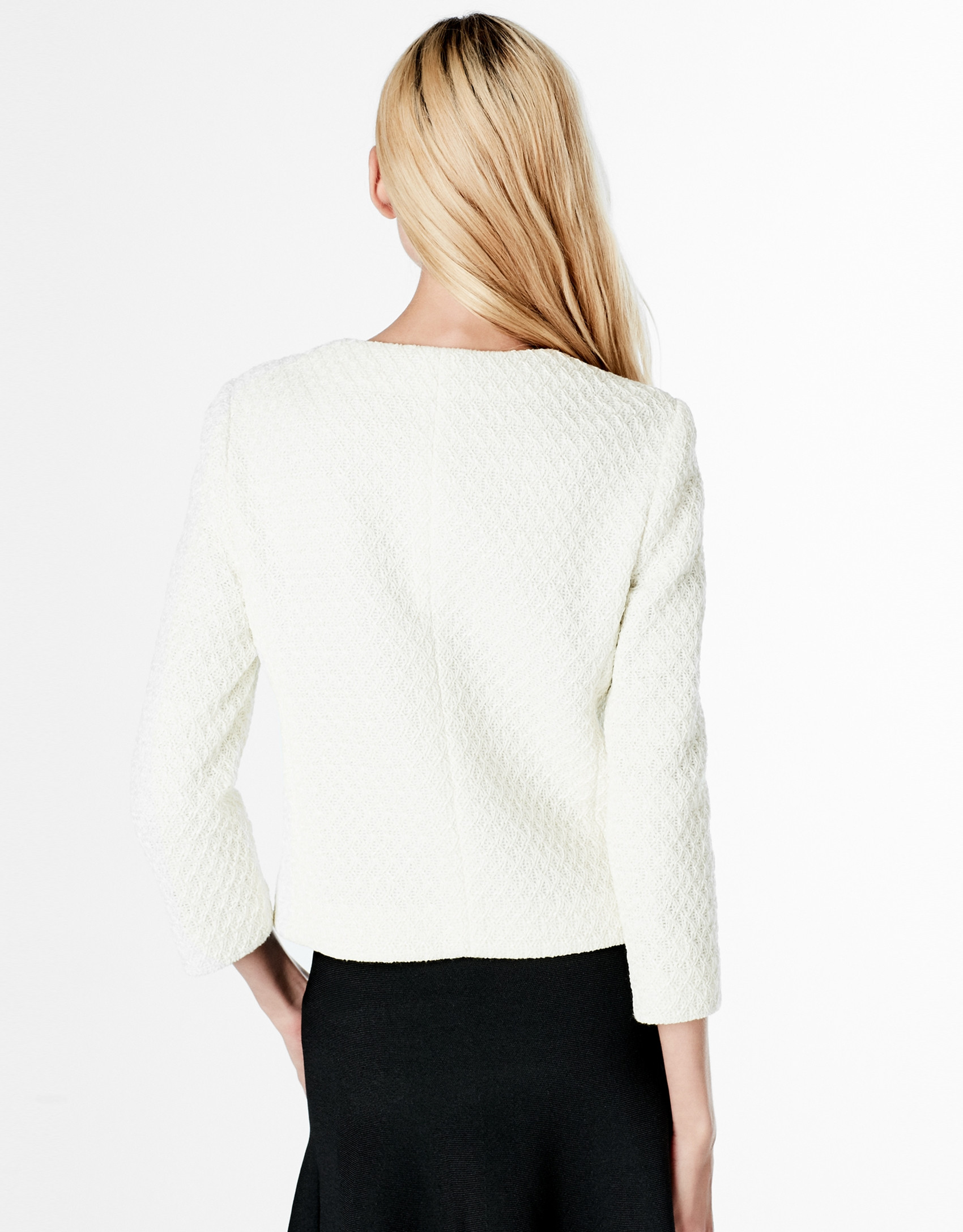 Chaqueta corta bolsillos blanco roto