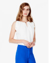 Top escote lágrima beige