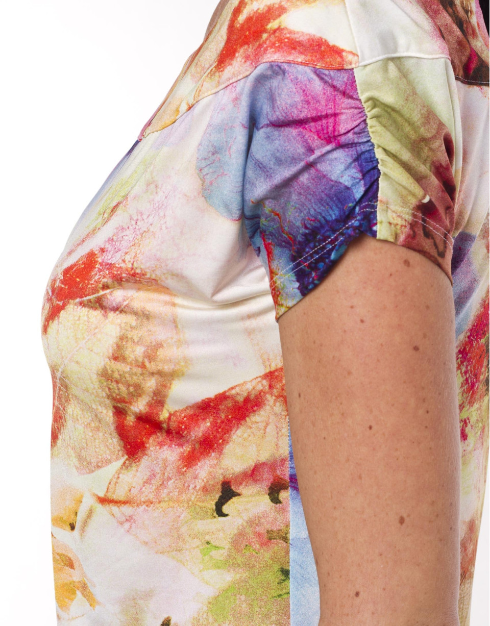 Camiseta  manga corta y cuello barco
