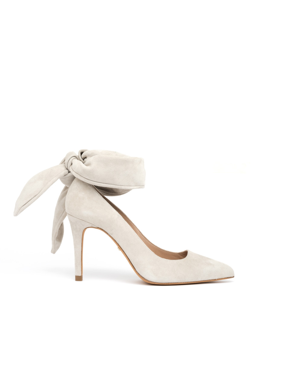 Nude colored Saint Tropez pumps