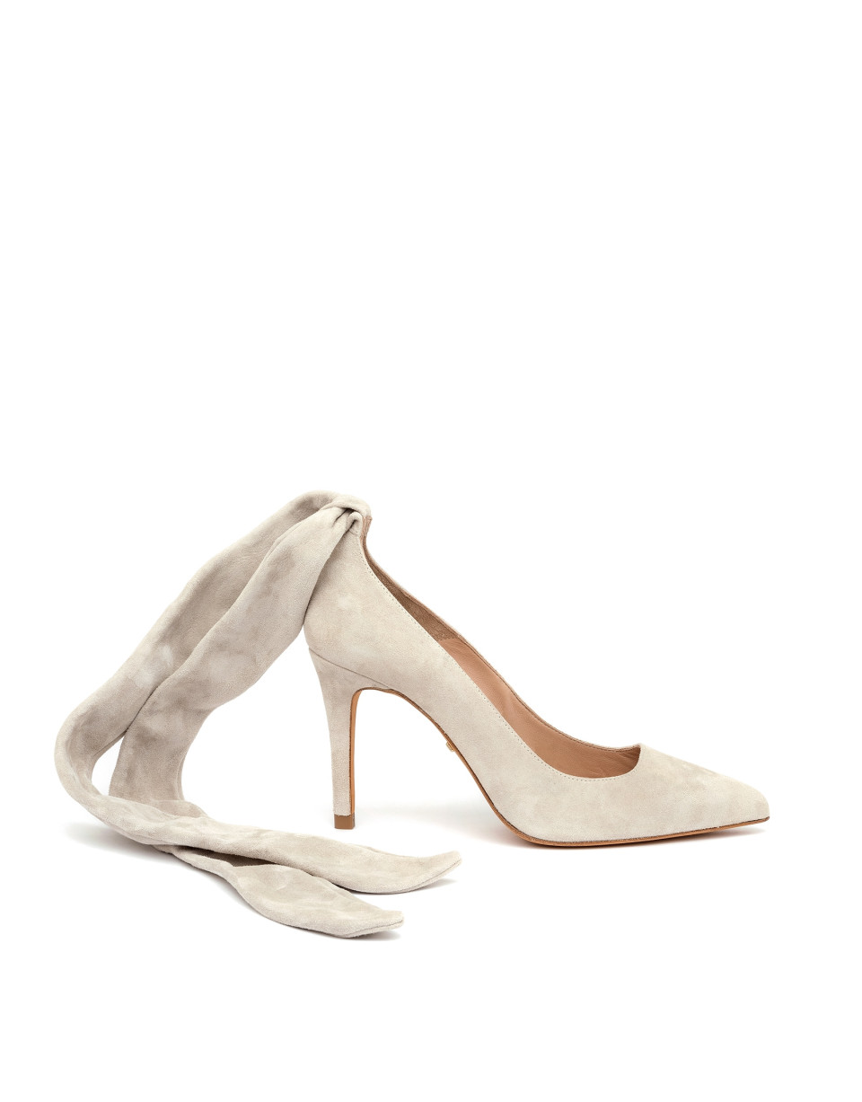 Nude colored Saint Tropez pumps