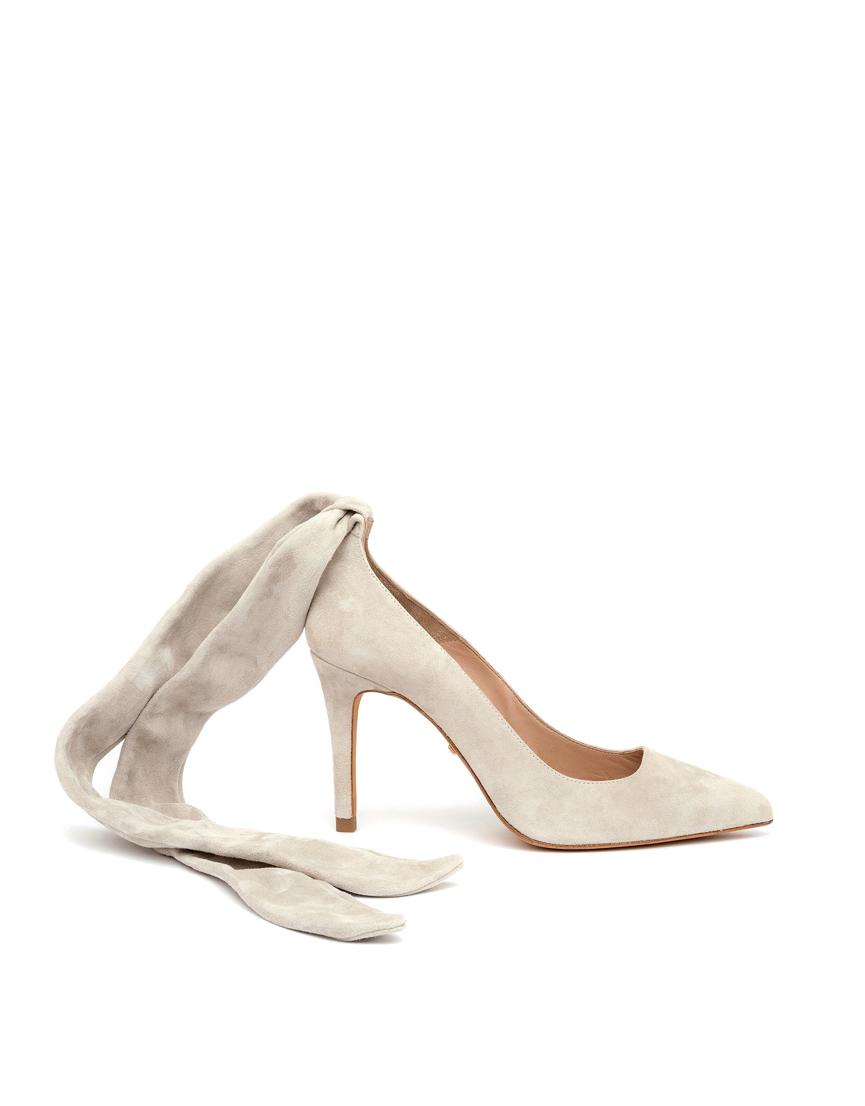 Nude colored Saint Tropez pumps