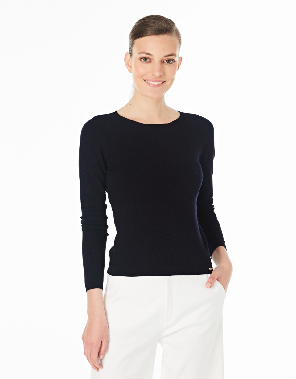Blue sweater with square neck