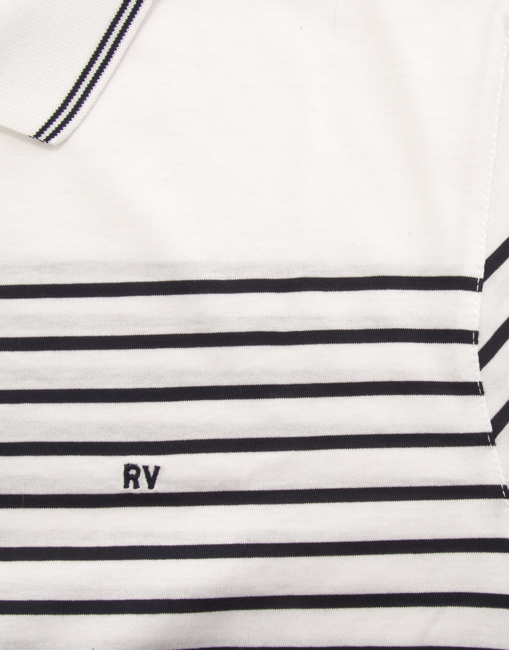 Polo blanco rayas marino