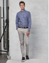 Pantalón chino básico.