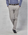 Pantalón chino básico.