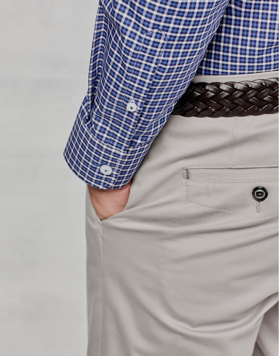 Pantalón chino básico.