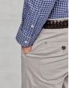 Pantalón chino básico.