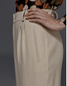 Pantalón pinzas espiga beige