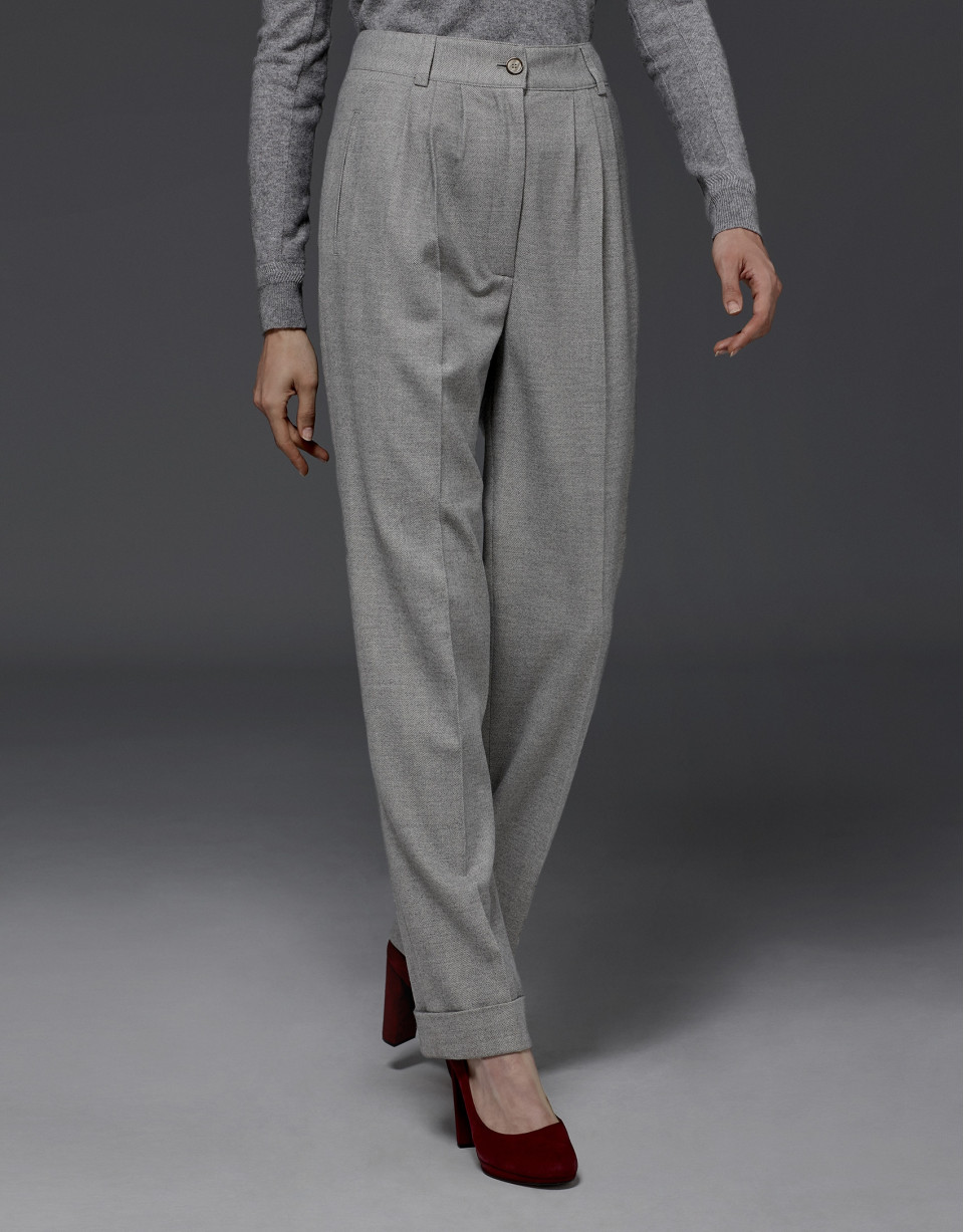 Pantalón pinzas espiga gris