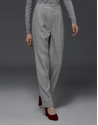Pantalón pinzas espiga gris