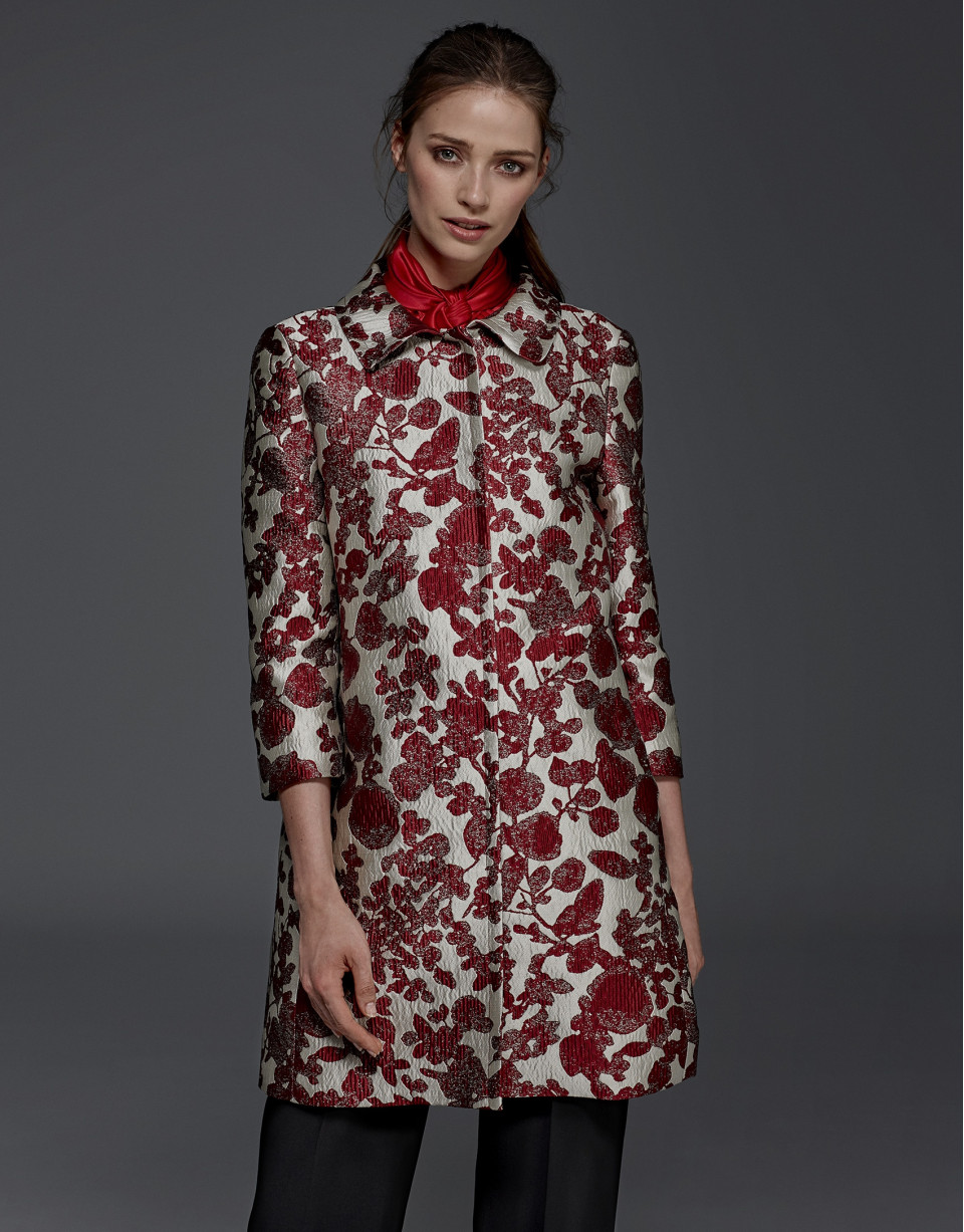 Abrigo jacquard estampado floral granate