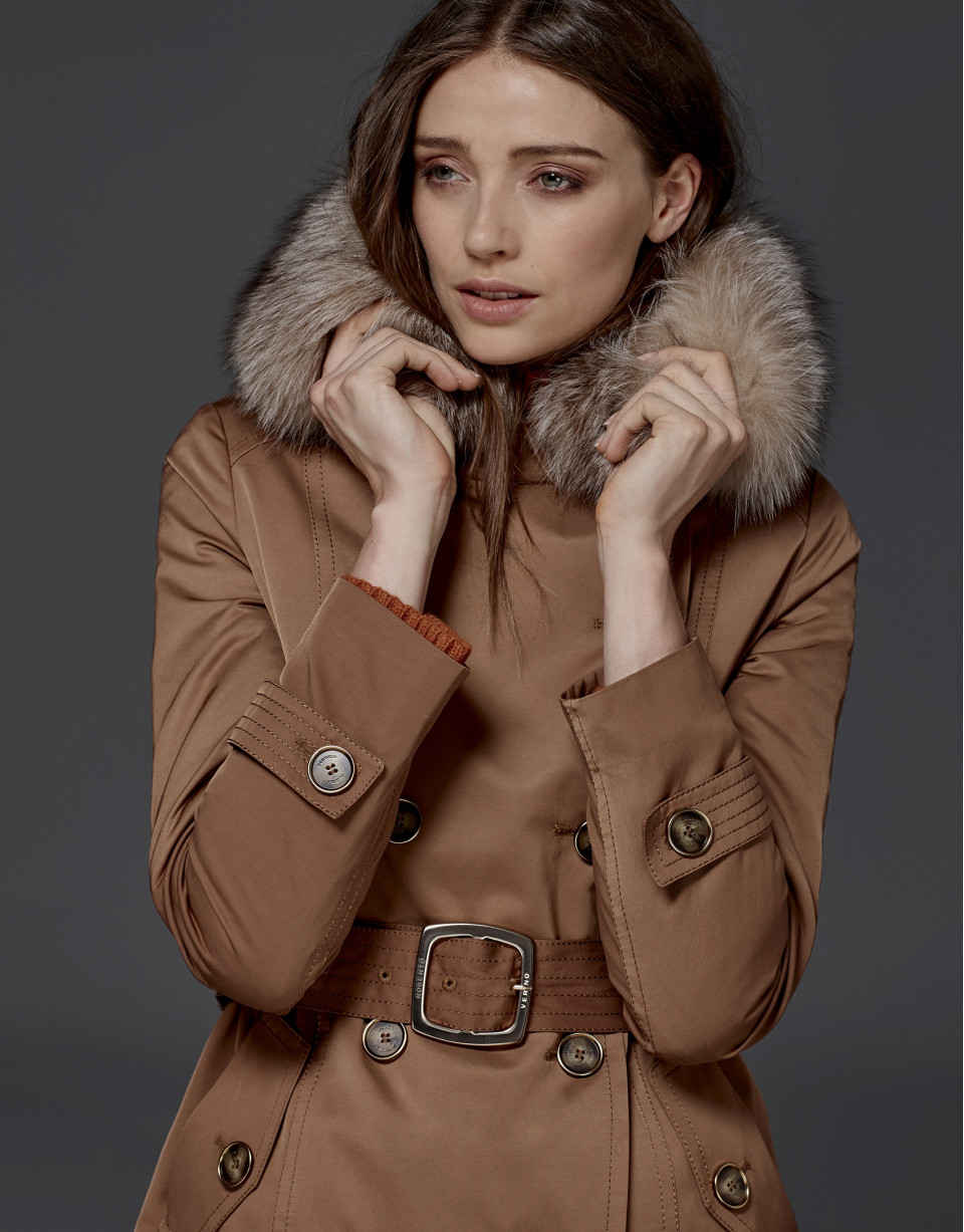 Trench clásico marrón interior acolchado