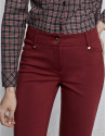 Pantalón 5 bolsillos granate