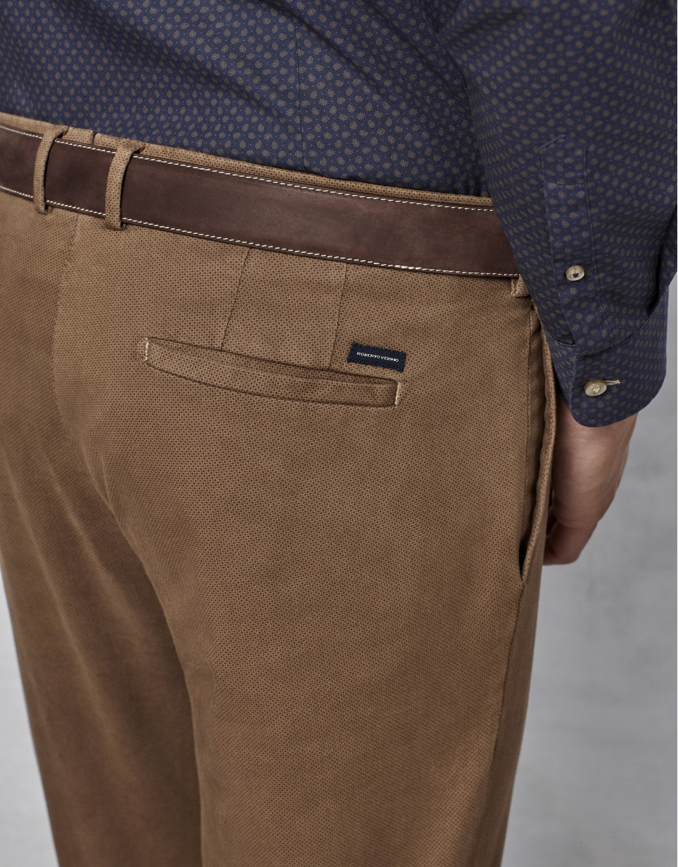 Pantalón chino microdibujo marrón
