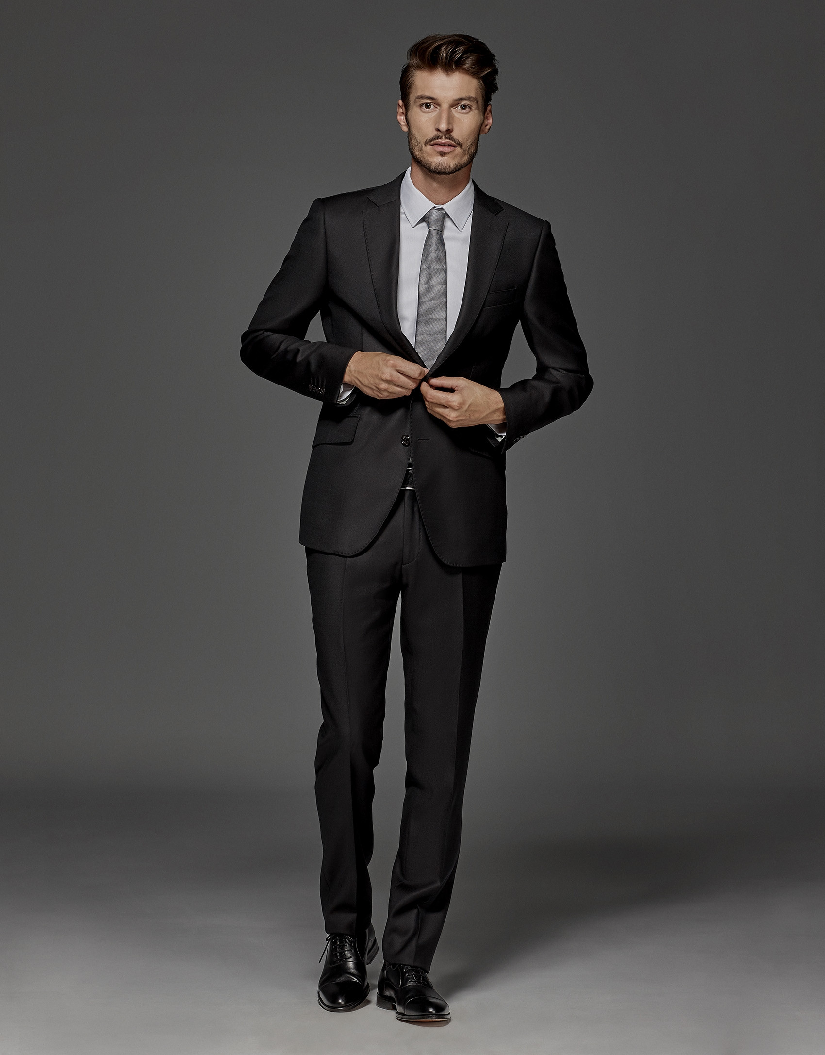 Traje regular falso liso negro