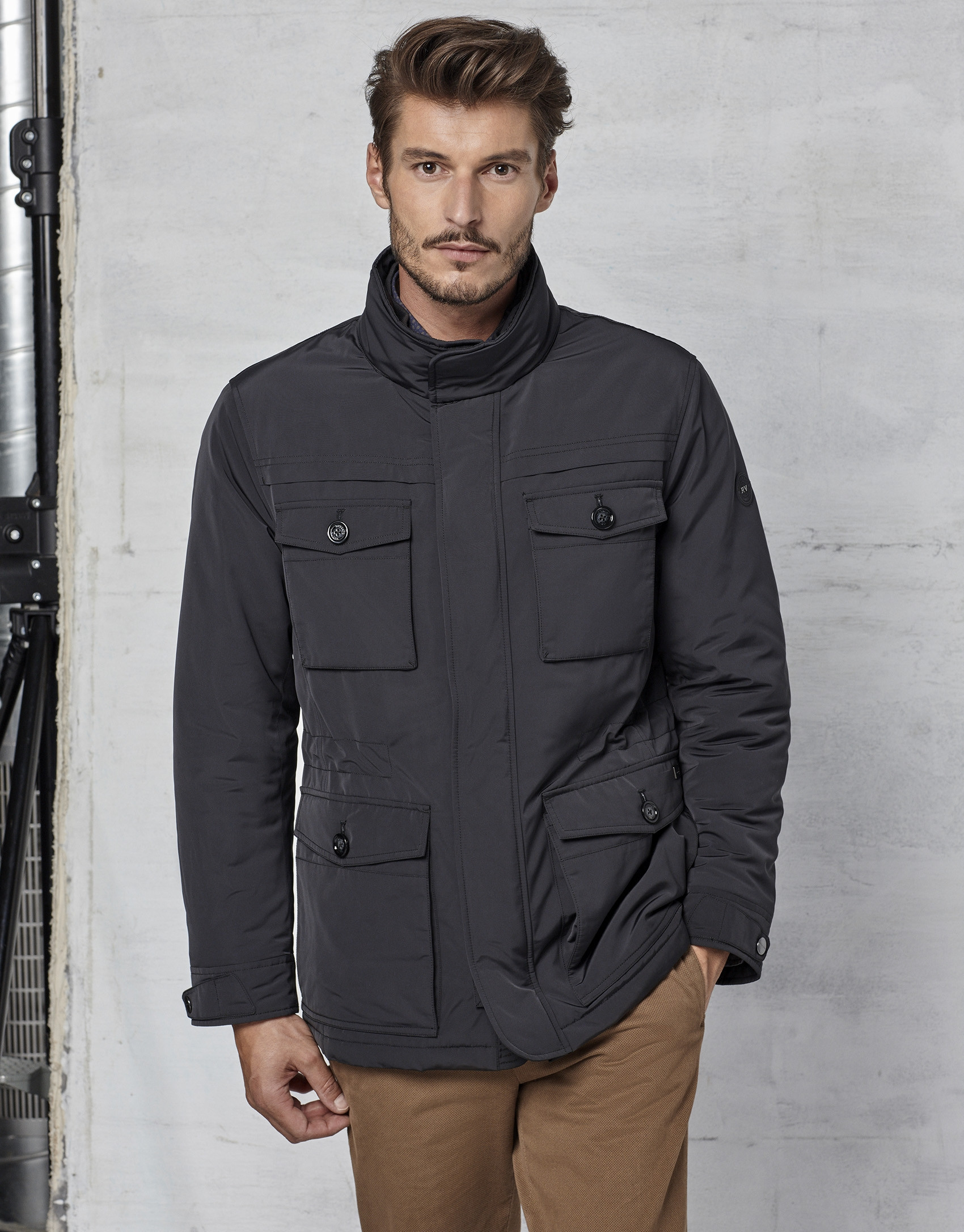 Chaqueton 4 bolsillos color negro