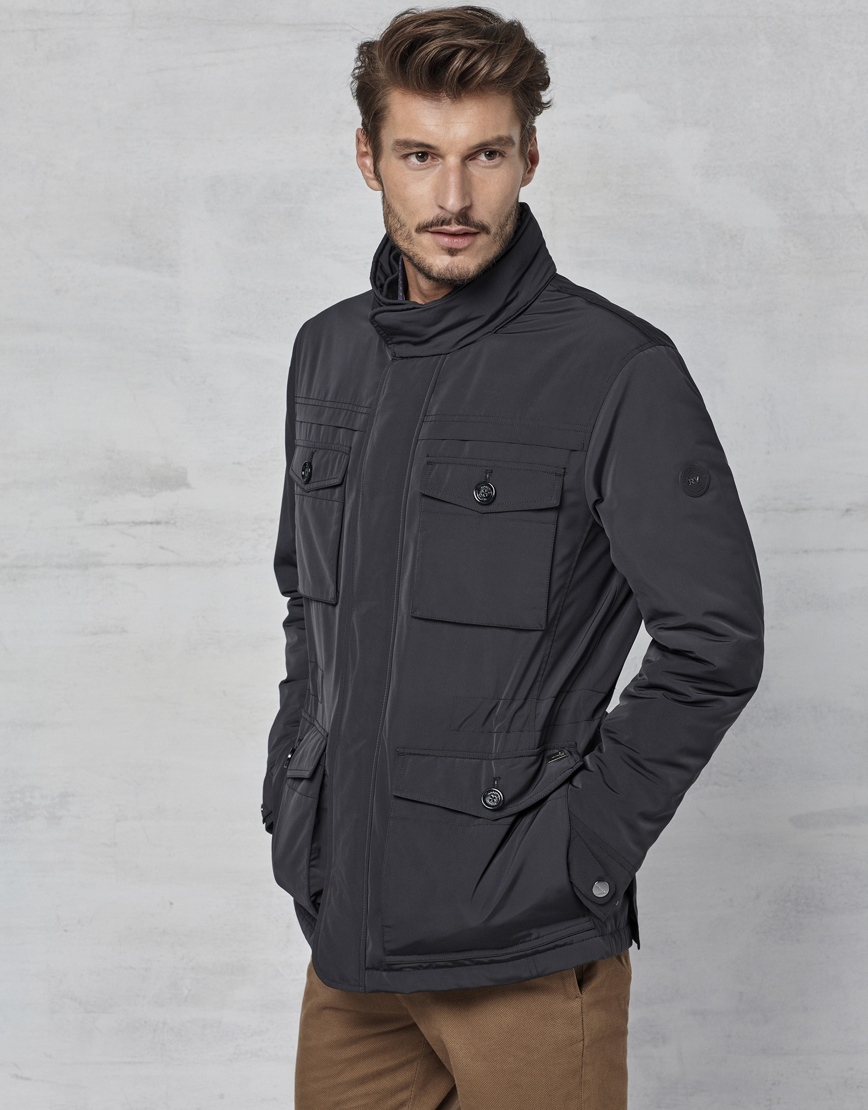 Chaqueton 4 bolsillos color negro