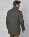 Parka color kaki con capucha y pelo